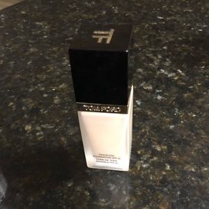 TOM FORD TRACELESS FOUNDATION FAWN 4.0